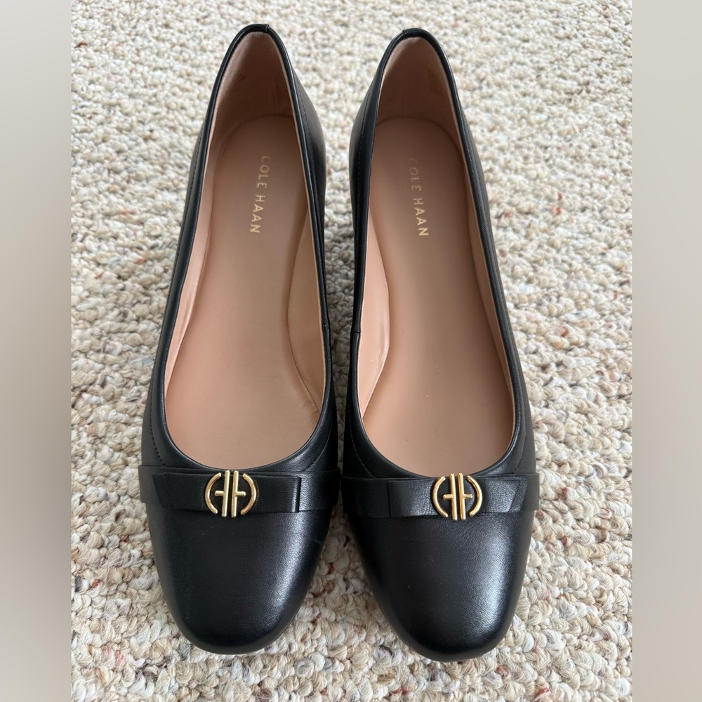 Cole Haan Women's Black Flats with Gold Accent 8.5